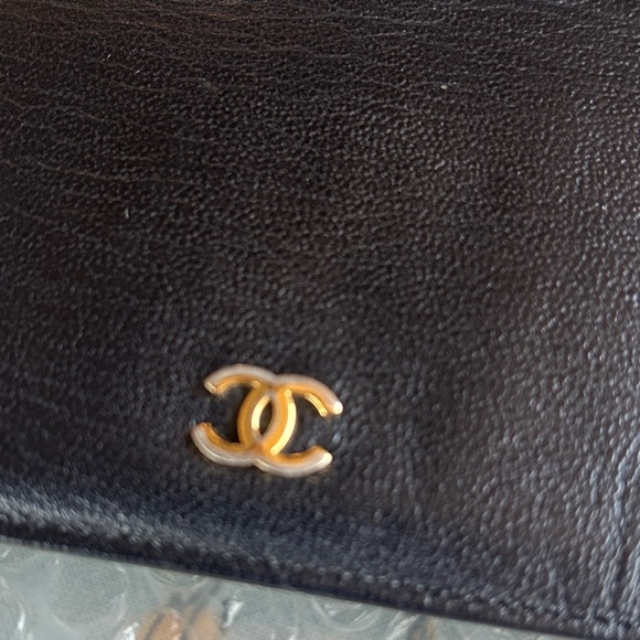 CHANEL Authentic Black Leather Bifold Wallet. 5 Pockets,8 Card Pockets. - Picture 3 of 11